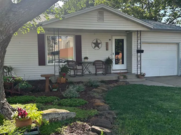 1625 9th St, Clay Center, KS 67432