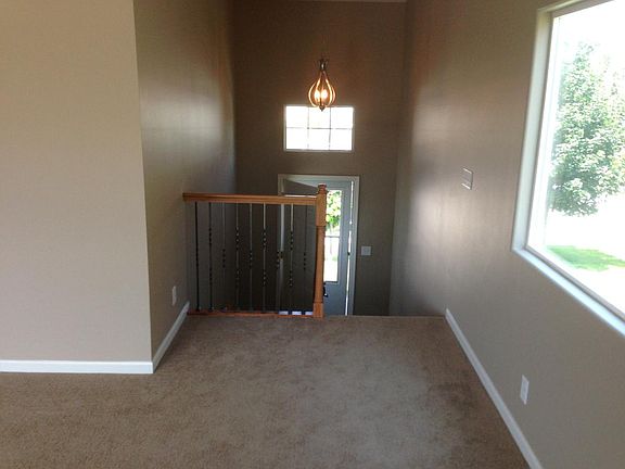 4th image of 16313 Camden Ave