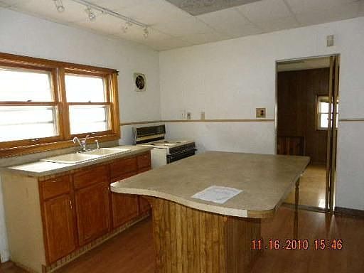 5th image of 620 S 23rd Ave
