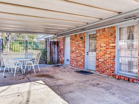 4th image of 4421 N Slauson Cir