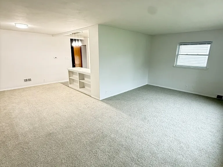 1131 W Nowland Ave — Photo 2