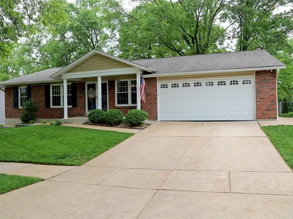 5527 Windford Dr, Saint Louis, MO 63129