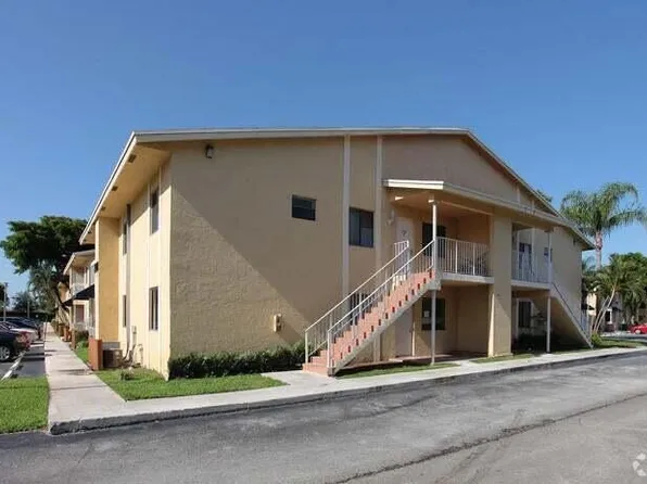 6043 10th Ave N APT 130, Greenacres, FL 33463