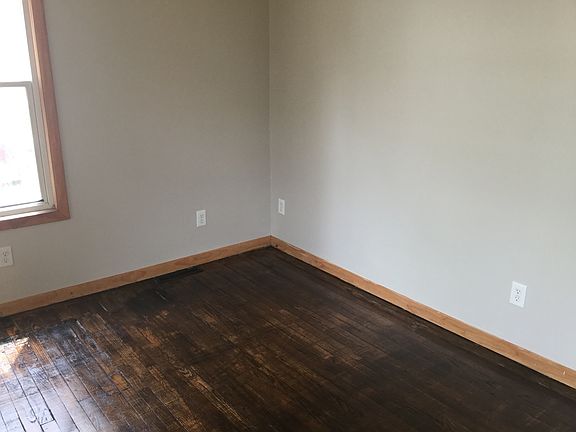 2nd image of 3133 W Clybourn St #450