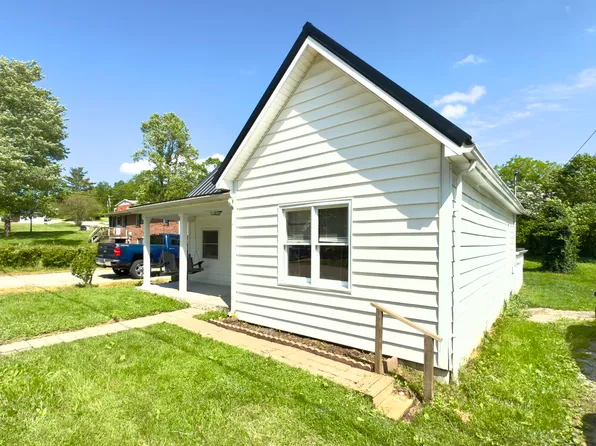 1012 Woodlake Rd, Stamping Ground, KY 40379