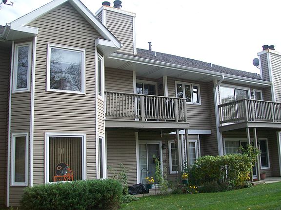 2nd image of 1864 Fox Run Dr #D6