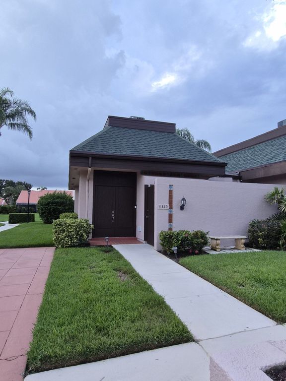 3325 SE La Prado Ct - Property Image