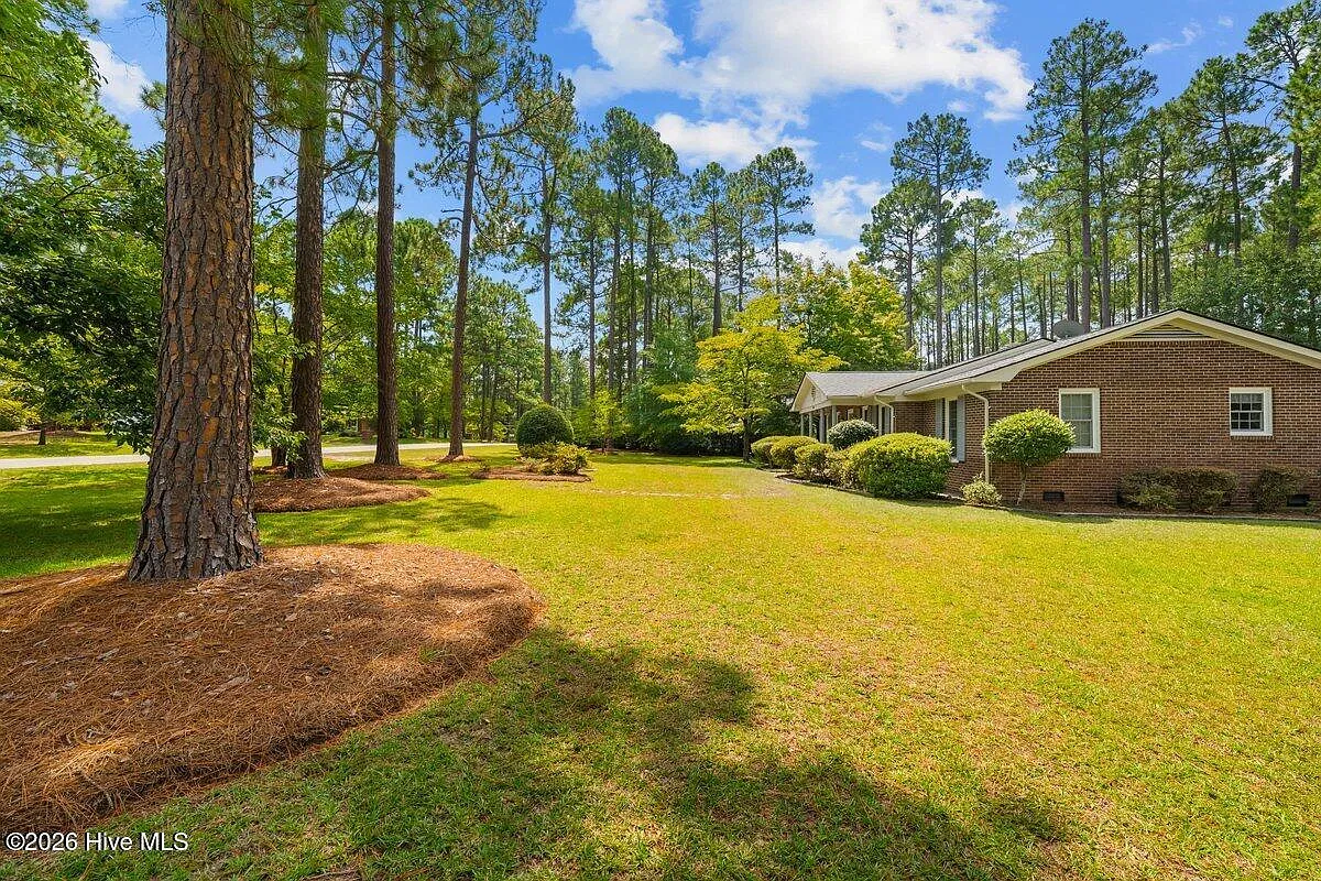 3 bed, 2.0 bath, 2176 sqft, $2,000 — Photo 3