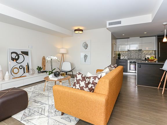 3rd image of 480 Mission Bay Blvd N Unit 620