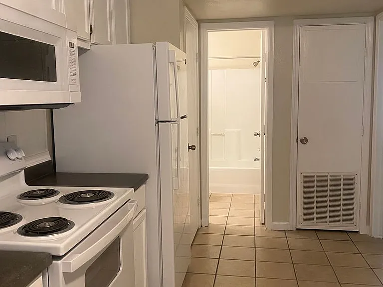 306 Calhoun Dr — Photo 23