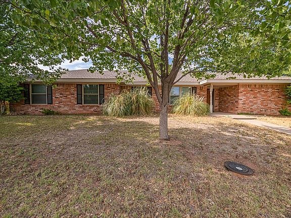 2nd image of 2404 Bellechasse Ct