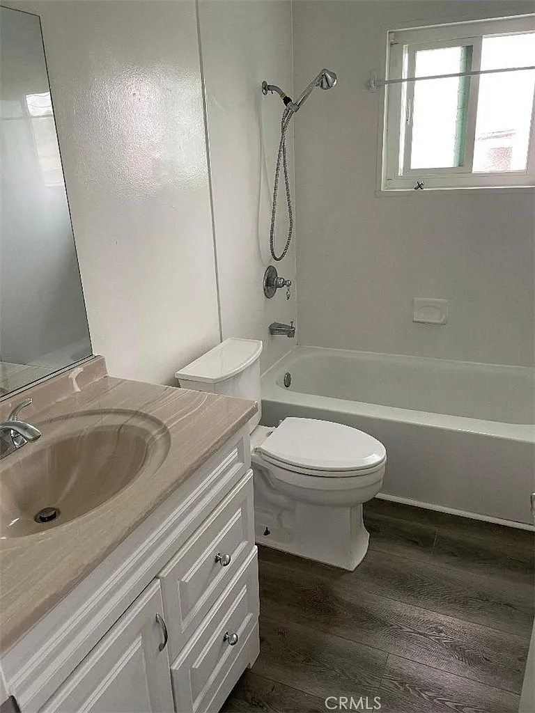 2 bed, 1100 sqft, $3,000 — Photo 2