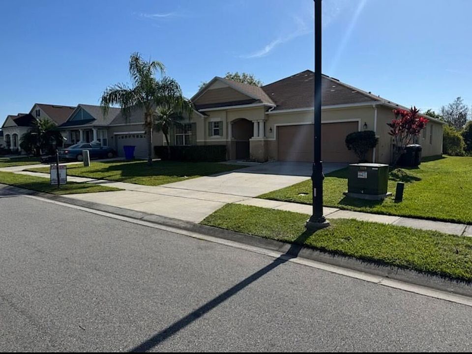 2nd image of 3448 Goldeneye Ln