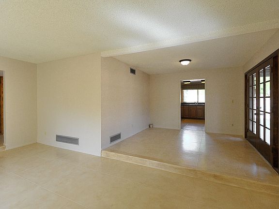 3rd image of 3349 N Manor Dr