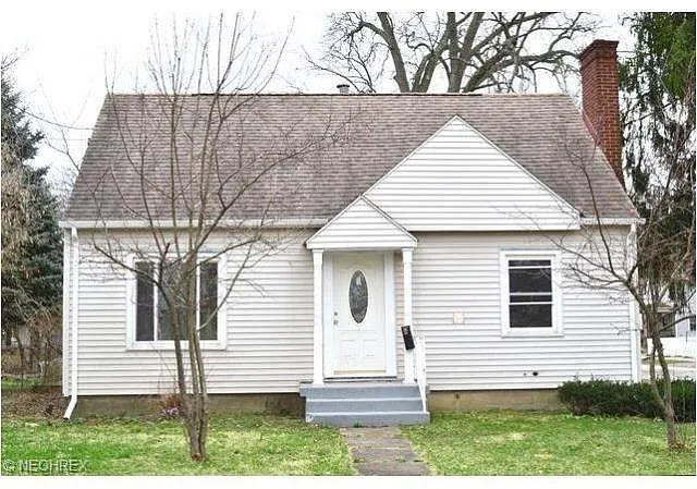 504 Washington St NE photo 1