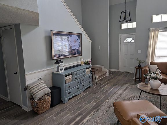 3rd image of 2518 Bonnie Oaks Dr SW