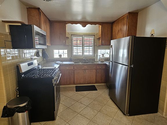 2nd image of 1535 Clinton Pl APT 2N