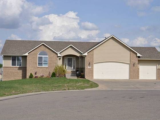 2nd image of 105 W Primrose Ct