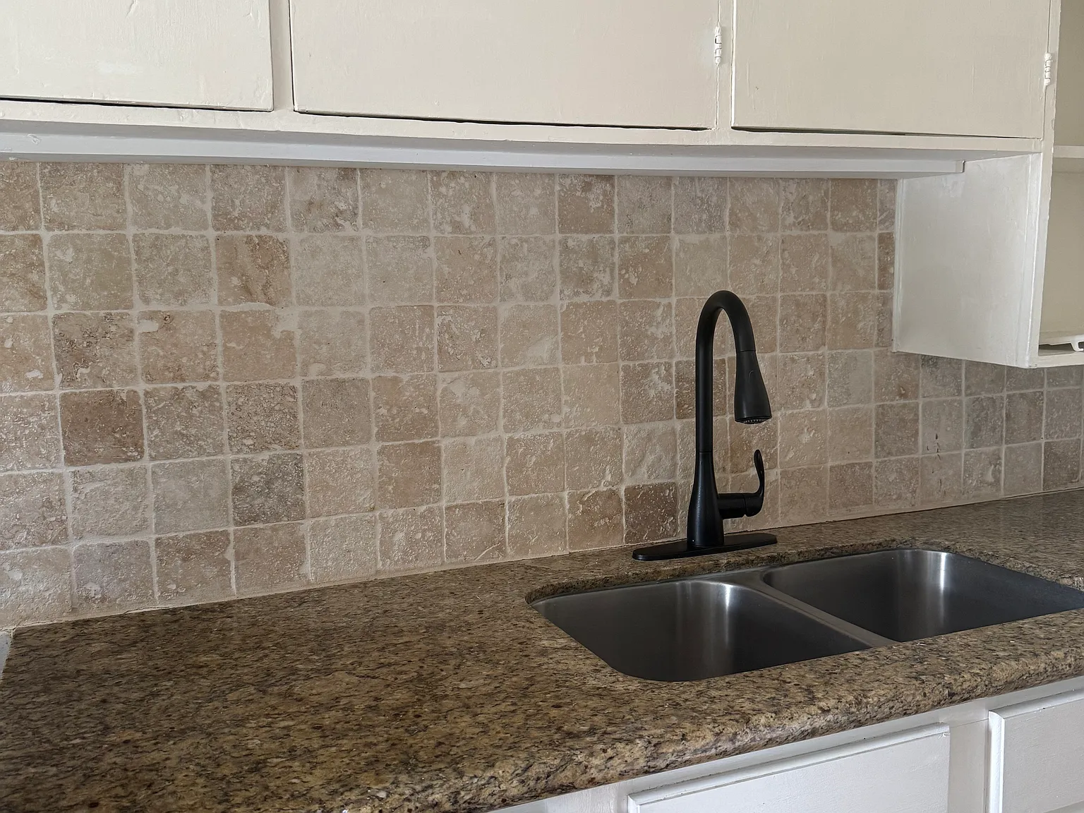 1 bed, 825 sqft, $830 — Photo 3