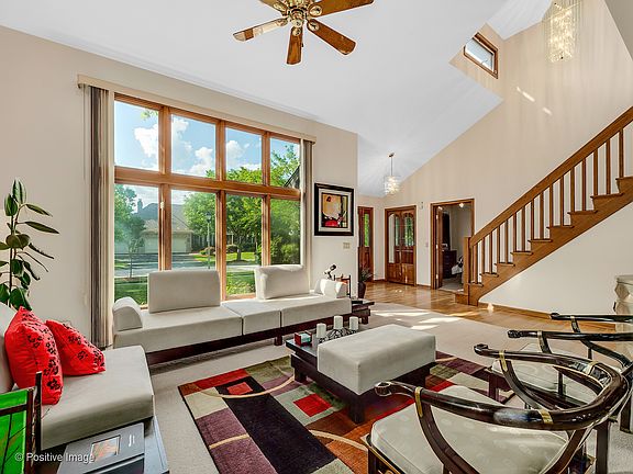 4th image of 312 Woodside Dr
