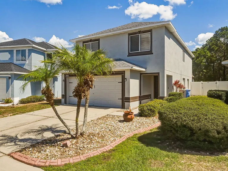 12962 Fennway Ridge Dr — Photo 2