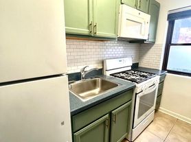 3020 Edwin Ave, Fort Lee, NJ