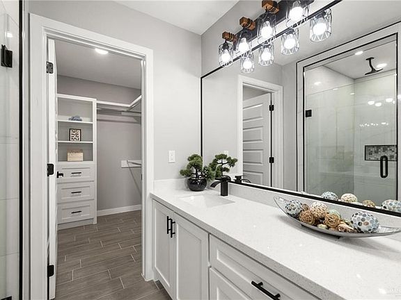 4th image of 2268 Tuscany Rd