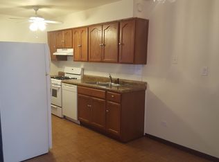 490 Pleasant Run Dr #D, Wheeling, IL 60090