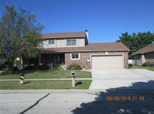 450 Georgetown Dr, Oregon, OH 43616