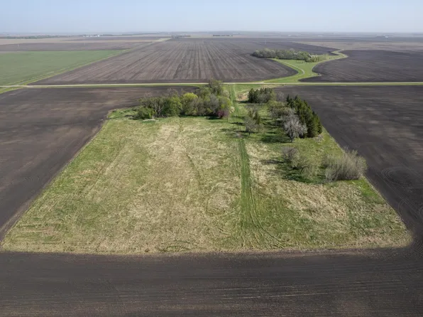 16918 50th St SE, Horace, ND 58051
