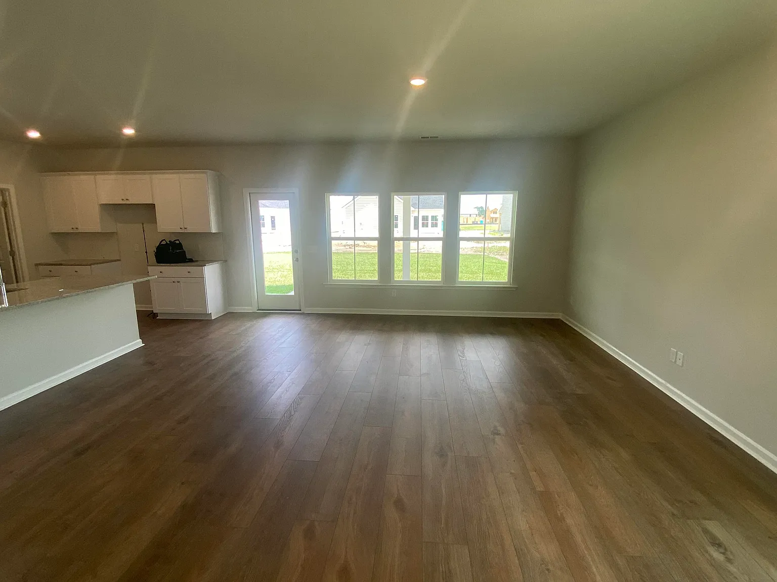 4 bed, 2.5 bath, 2187 sqft, $2,500 — Photo 3