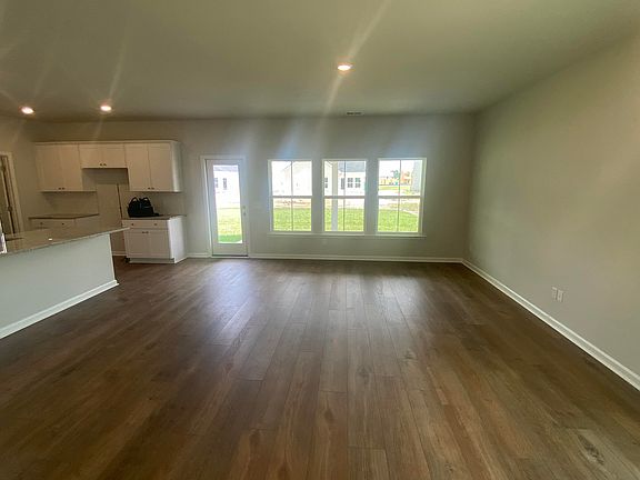 3rd image of 120 Lefton Lndg