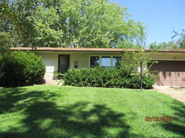 813 Font Ln, Saint Louis, MO 63137