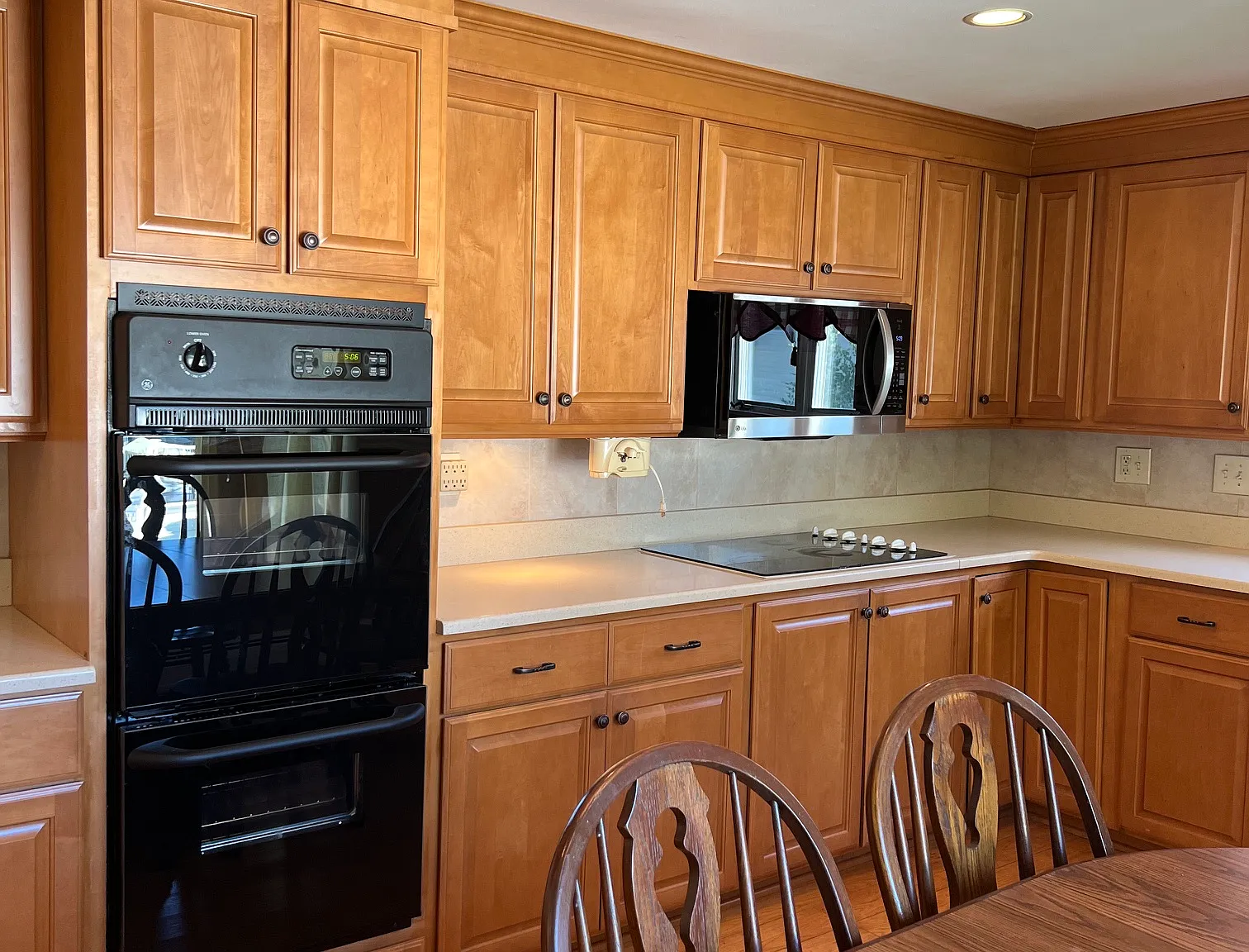 4 bed, 1.5 bath, 1548 sqft, $4,000 — Photo 3