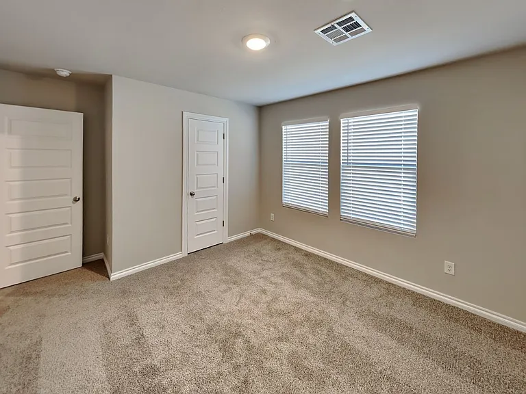 2932 Firefly Dr — Photo 12