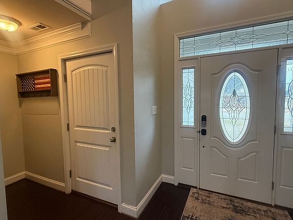 5th image of 378 Bristle Oaks Dr