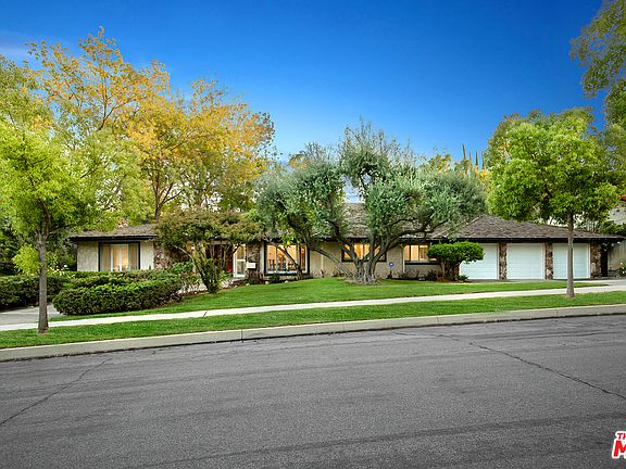 2nd image of 2390 Montecito Dr