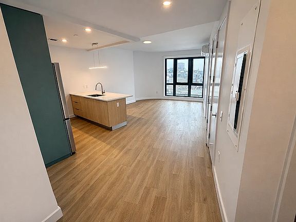 4th image of 158 Lott St #644D