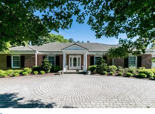 4004 Lakeview Dr, Wilmington, DE 19807