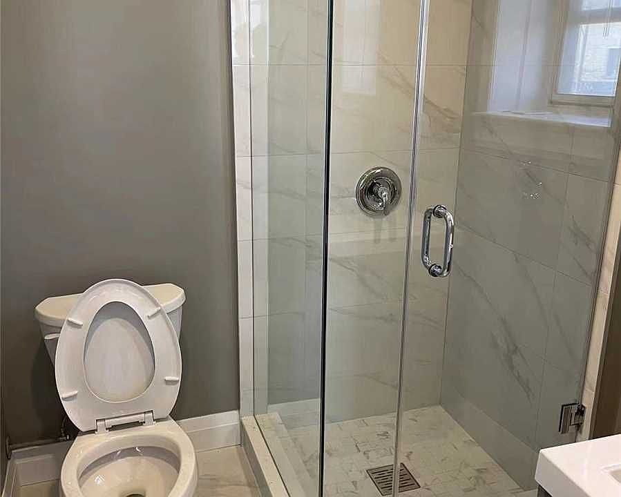 2nd image of 3228 Yonge St #3A