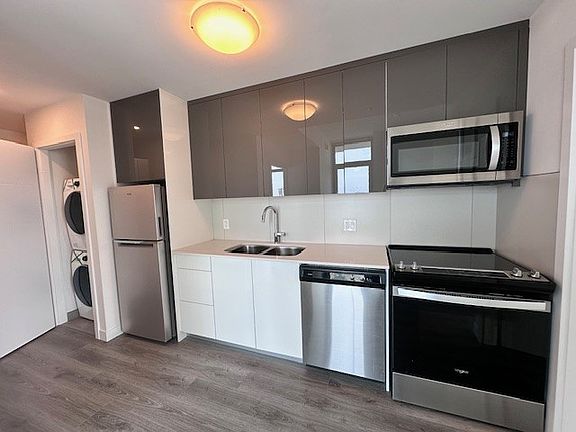 5th image of 60 Frederick St #702