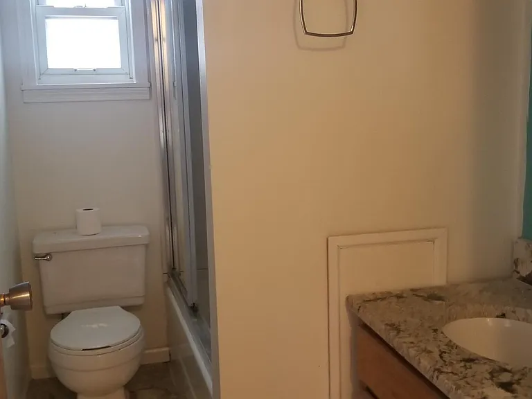 bathroom (no pics of second bathroom)