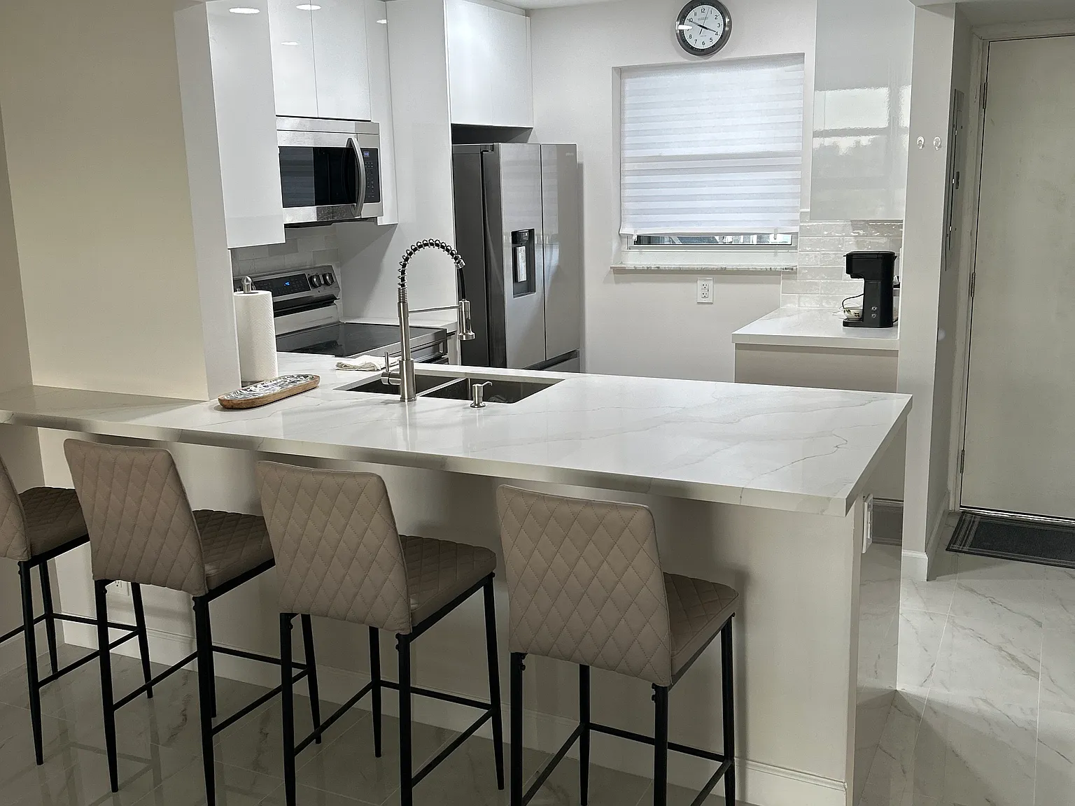 1 bed, 1.5 bath, 648 sqft, $3,000 — Photo 4
