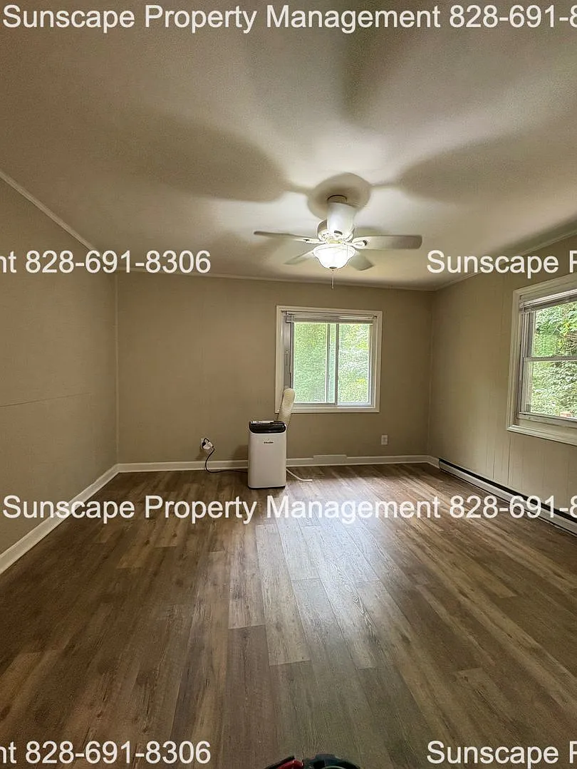 One bed one bath apartment — Photo 1