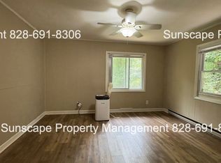 387B Chunns Cove Rd, Asheville, NC 28805
