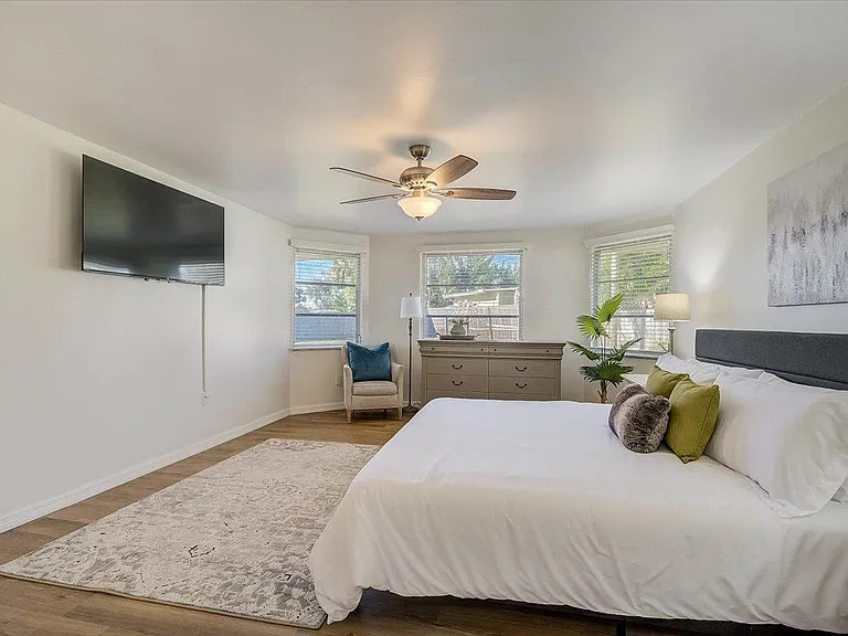 6228 Fordham Pl — Photo 17