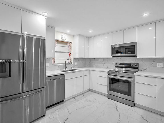 4th image of 500 S Luna Ct APT 7
