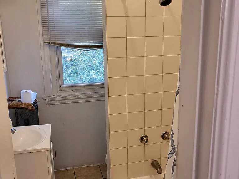 6210 W Stiles St — Photo 21