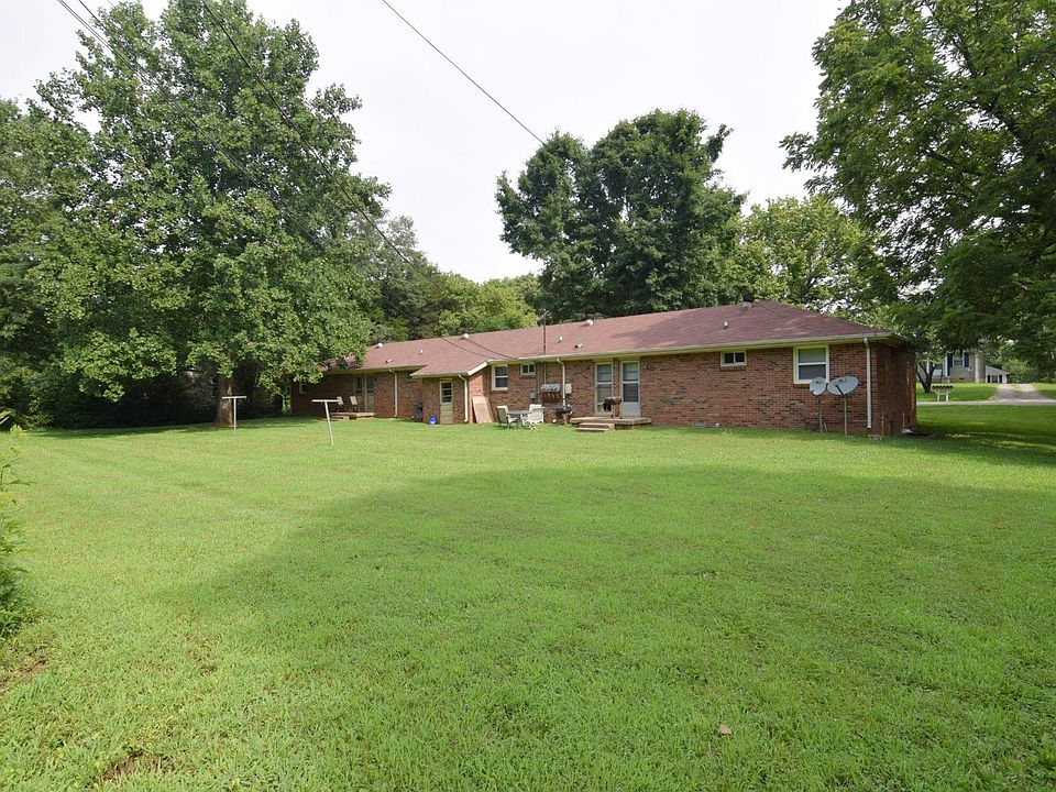 1st image of 142 Hadley Dr APT 3
