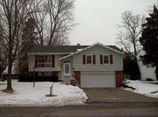 3607 Meadowbrook Rd, Quincy, IL 62305